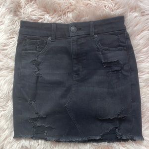 Size 4 Black American Eagle jean skirt.